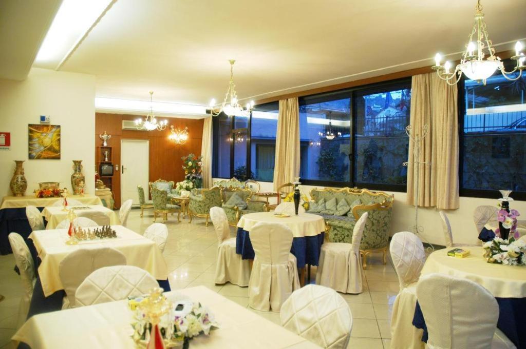 Hotel Flowers Montecatini Terme Exterior foto